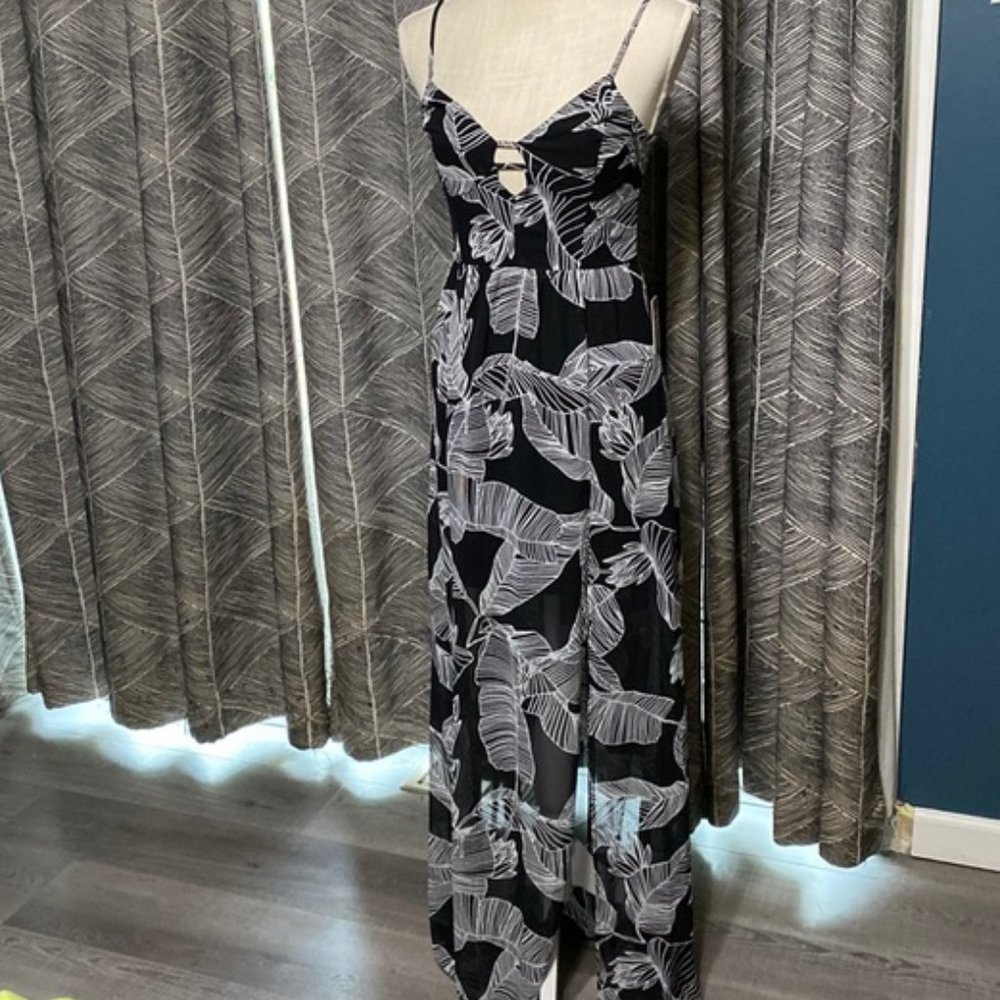Express Black & White Tropical Leaf Pattern Maxi Dress Adjustable Straps